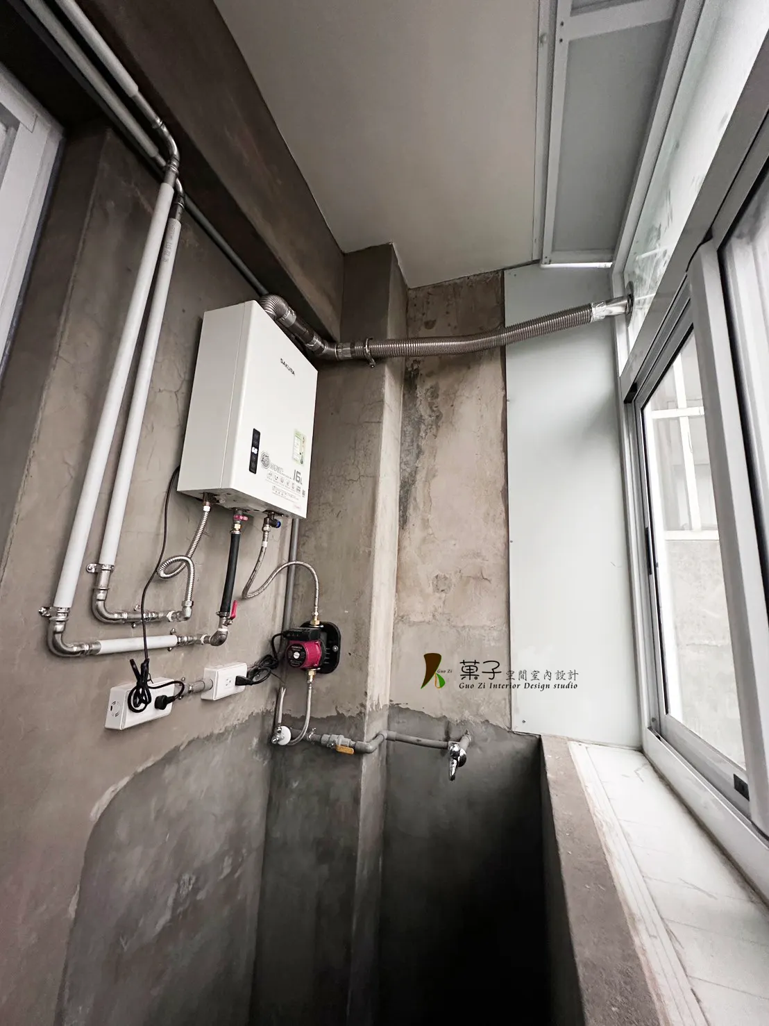 清新簡易翻修－工作陽台熱水器｜菓子空間室內設計舊屋翻新作品