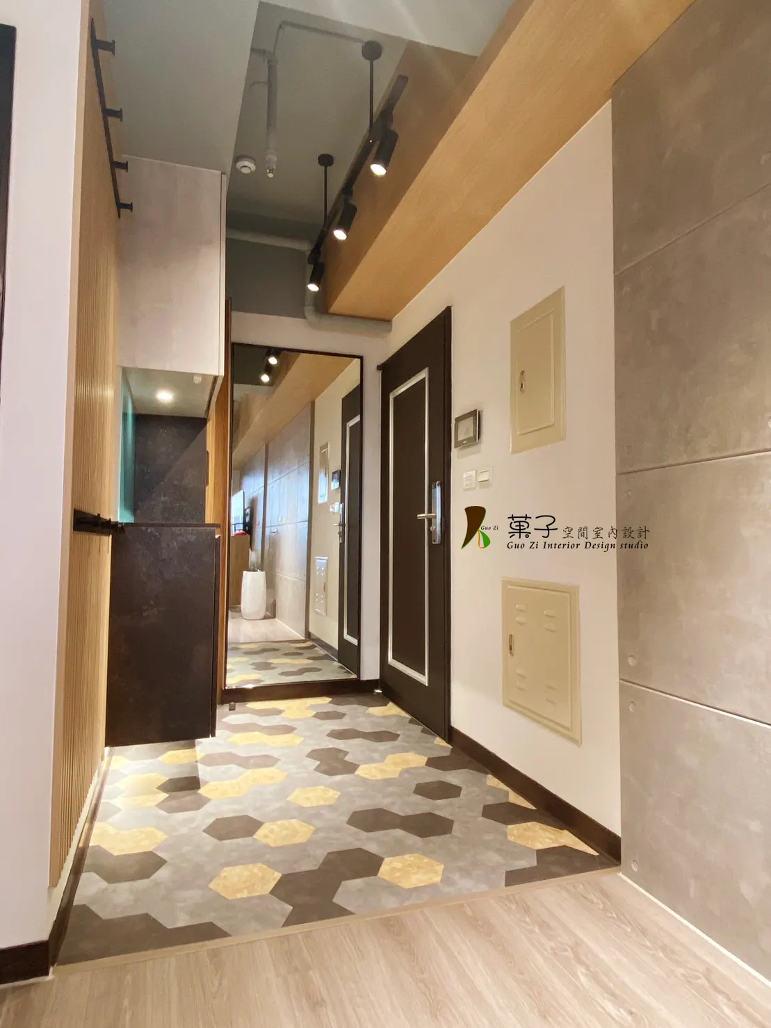 雅痞輕工業風小豪宅－玄關｜菓子空間室內設計住宅設計作品